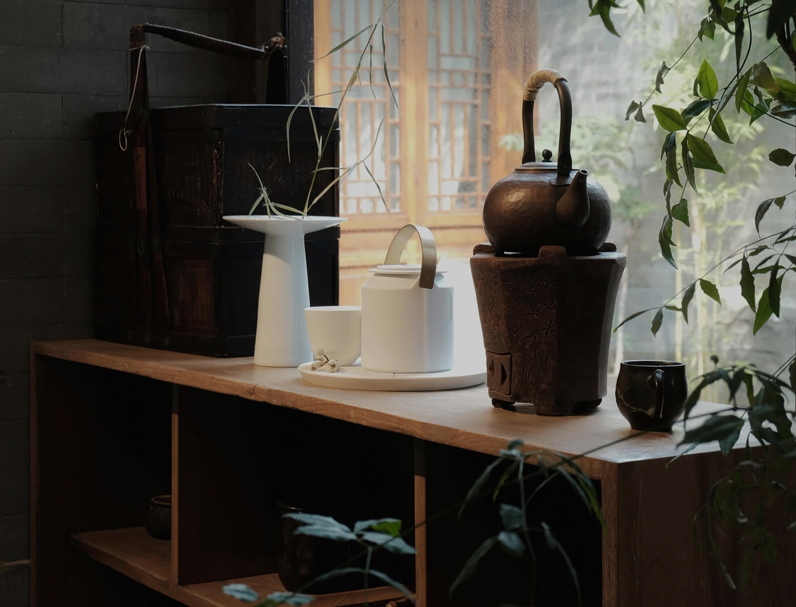 Understanding Acetate: ThePremiums Materials BehindsBold Furniture Frames